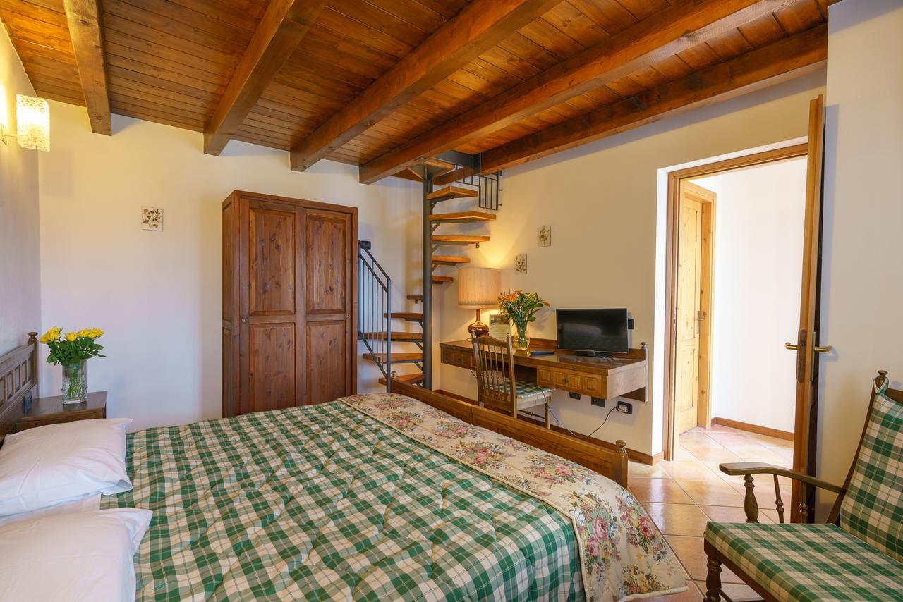 Agriturismo Giacomino ジェーラ・ラーリオ エクステリア 写真
