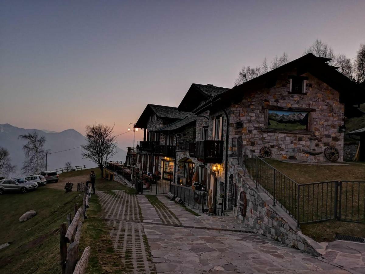 Agriturismo Giacomino ジェーラ・ラーリオ エクステリア 写真